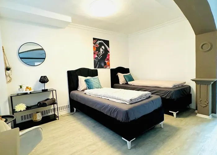 Very Spacious For Up To 7p With Great Location